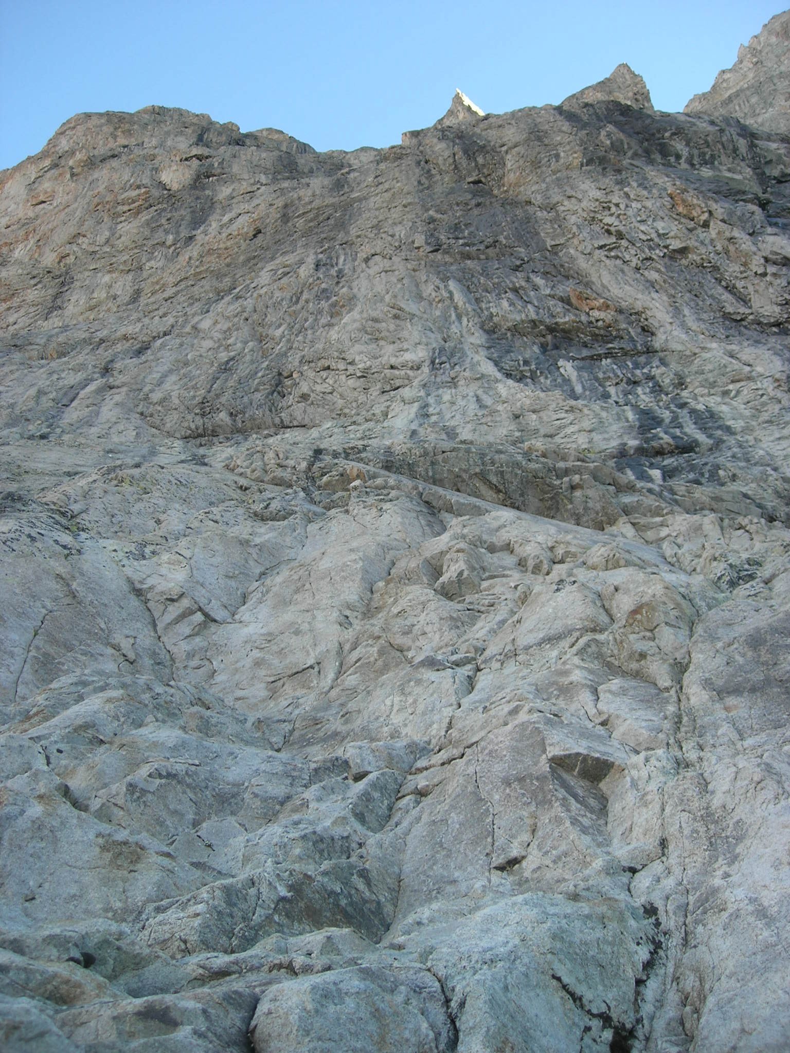 Le bastion central et la 3�me dent de la face sud de la Meije